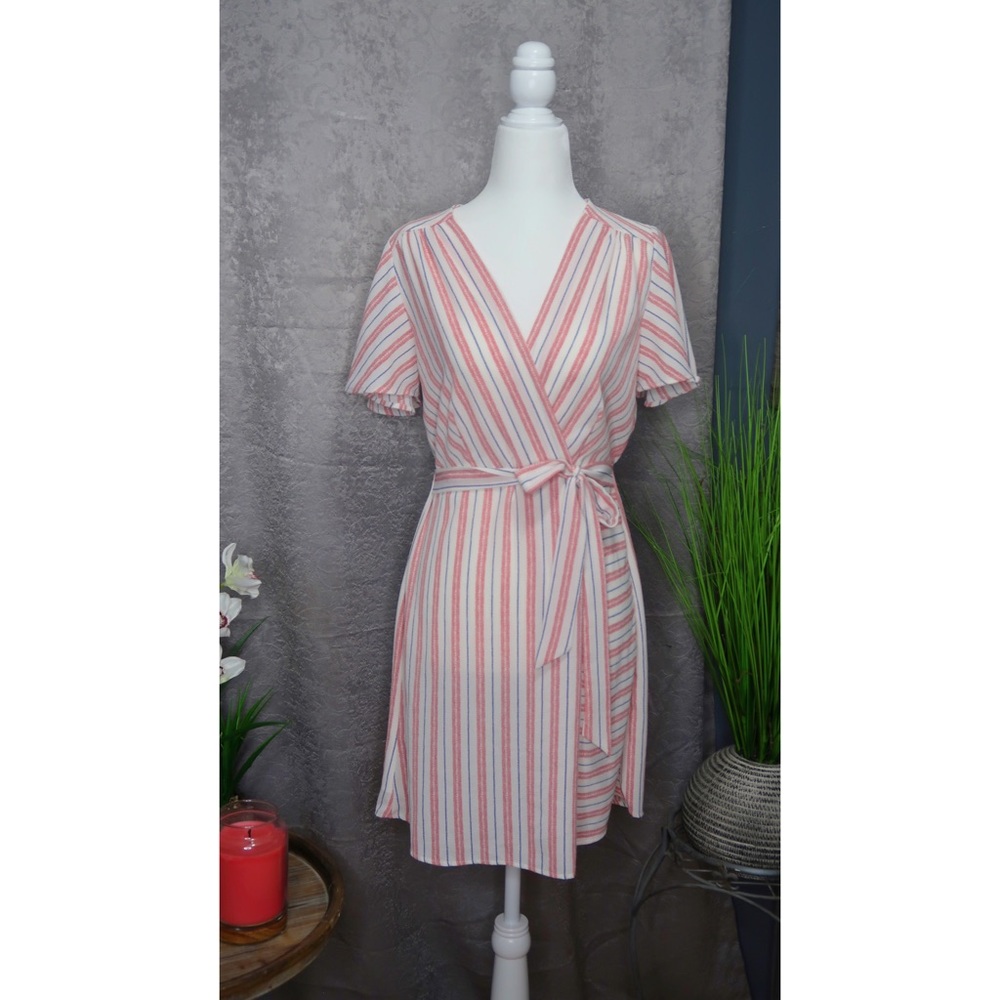 V-Cut short sleeve dress 🌸